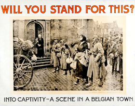 Ein britisches Propagandaplakat zeigt belgische Frauen und Kinder, die von deutschen Soldaten weggeführt werden. Die Empörung über den deutschen Einmarsch in Belgien trägt zur Mobilisierung der britischen Bevölkerung für den Krieg bei.